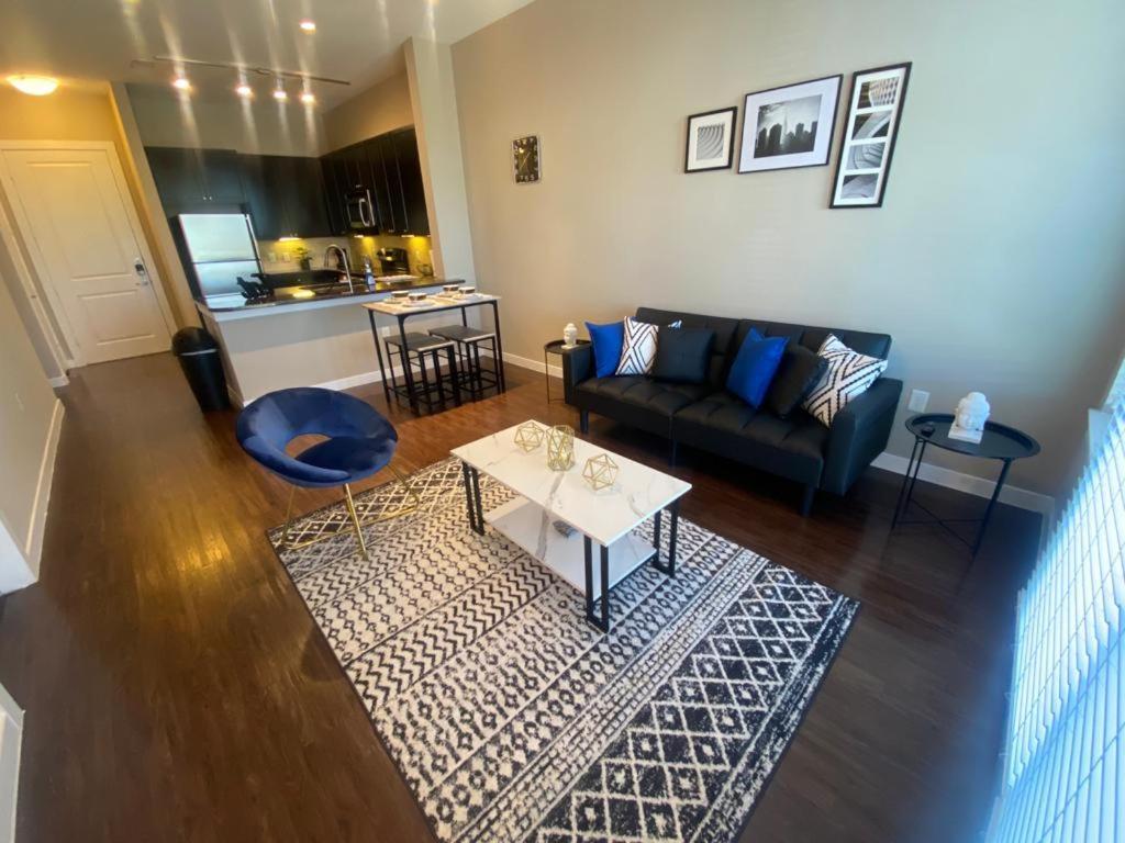 Luxury 1Br Condo Wbalcony - Galleriariver Oak Хьюстон Экстерьер фото